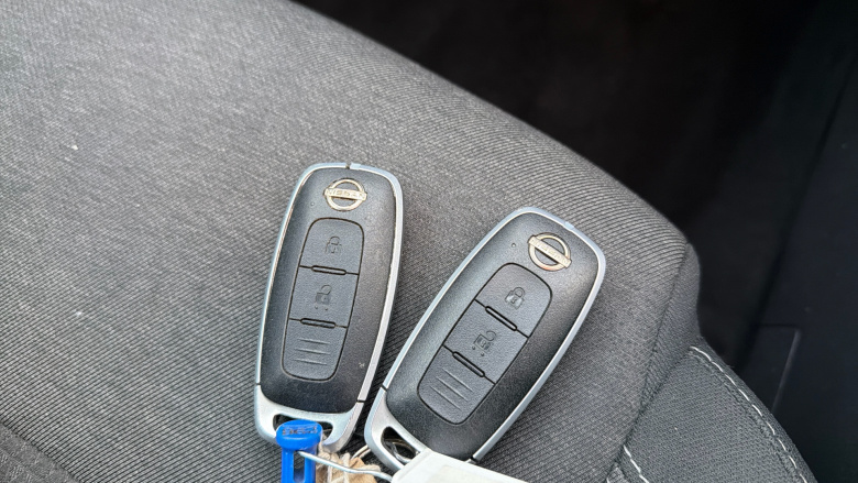 Nissan Qashqai 1.3 DiG-T MH N-Connecta 5dr Petrol Hatchback